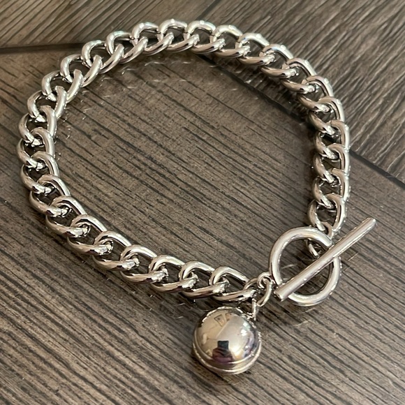 Vintage Silver-tone Chain Link Bracelet with H Initial Charm with Toggle Clasp - Picture 3 of 13